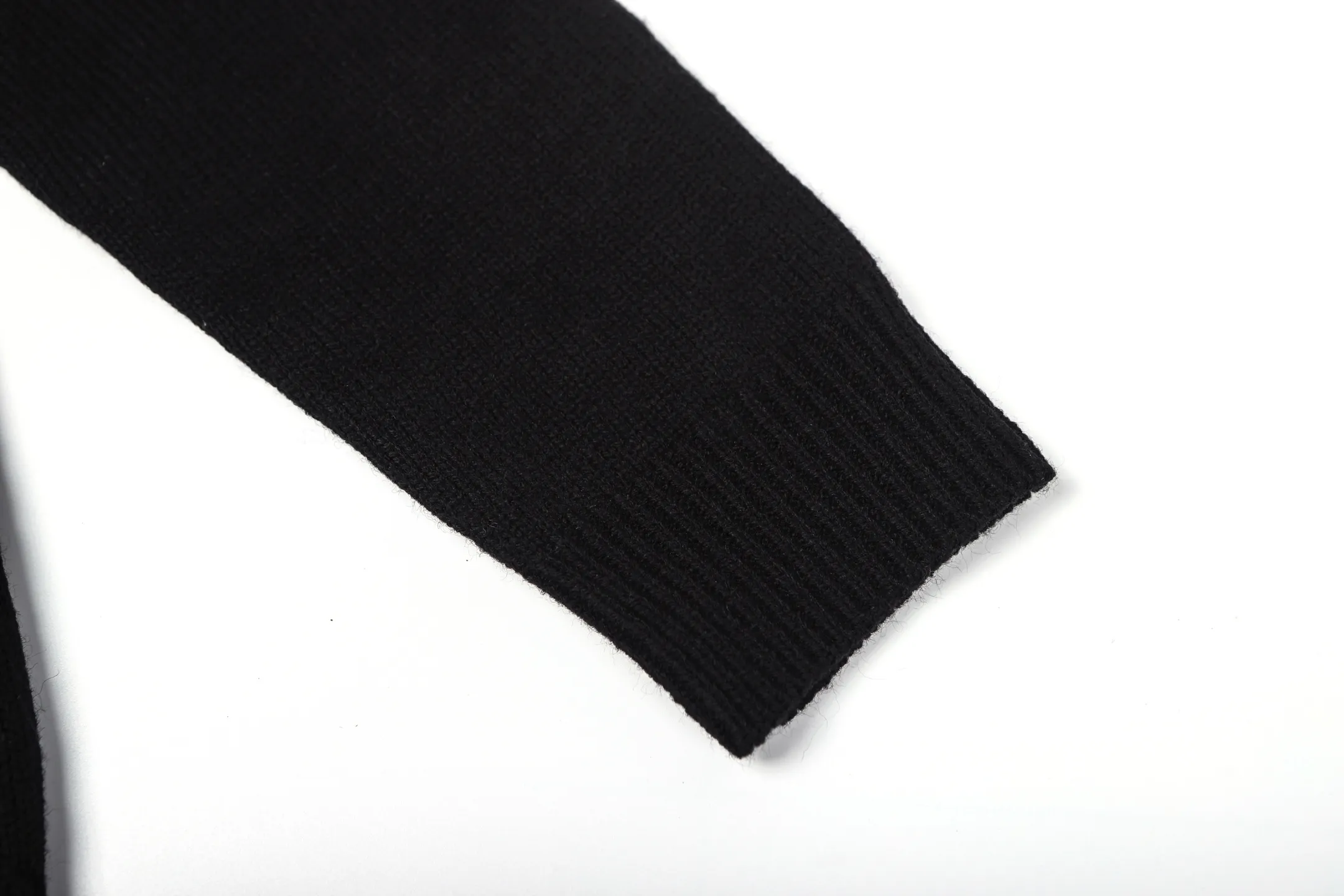 MONCLER ●Authentic 3773 ●35% ● ● ● ● 1：1 ● 1：1 ● ●Size：S M L XL ● ：25317/3B#40 ●